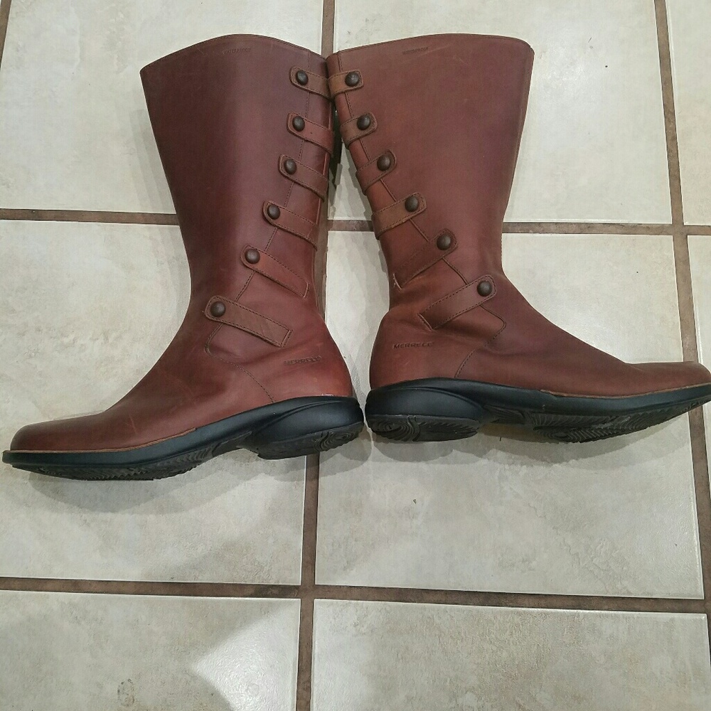 Riding boots